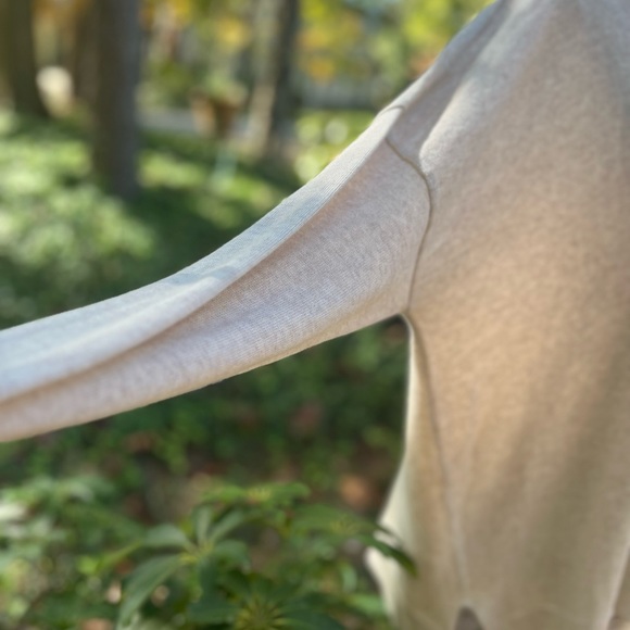 Vineyard Vines 🐳 Logo Hooded SweaterTop, Oatmeal, XL, EUC - Picture 5 of 10